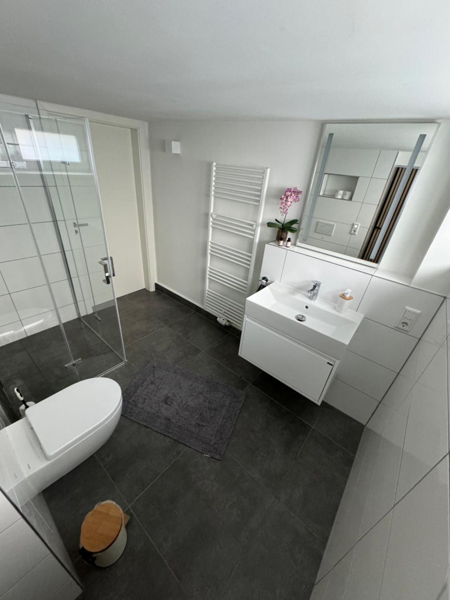 Modernes Apartment, Ruhige Lage, Stadtnah Келькхайм Экстерьер фото